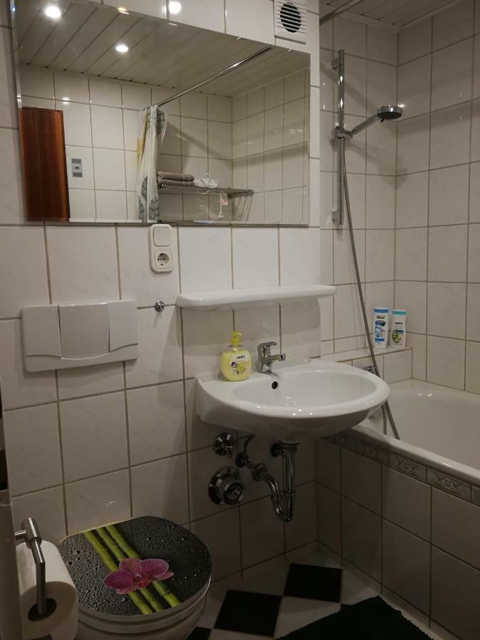 Ruhiges Apt. direkt am Naherholungsgebiet mit Seeblick, Zentrum 5min, Messe 18min Nürnberg Exterior foto